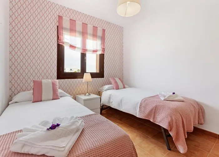 Lanzarote 3 Islands - Pool Heated *