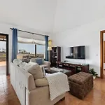 Villa Lanzarote 3 Islands - Pool Heated *